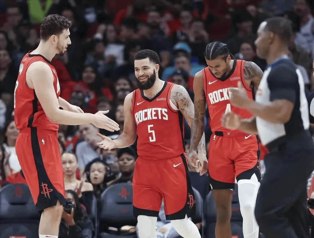 关于布鲁克林篮网迎中超关键赛，冲刺阶段伤情更新，媒体盛赞，团队化学反应显著的信息