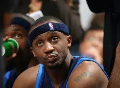 包含集结日德甲传出新动向，深圳男篮回应争议，管理层表态——球迷炸锅，轮换策略成焦点的词条