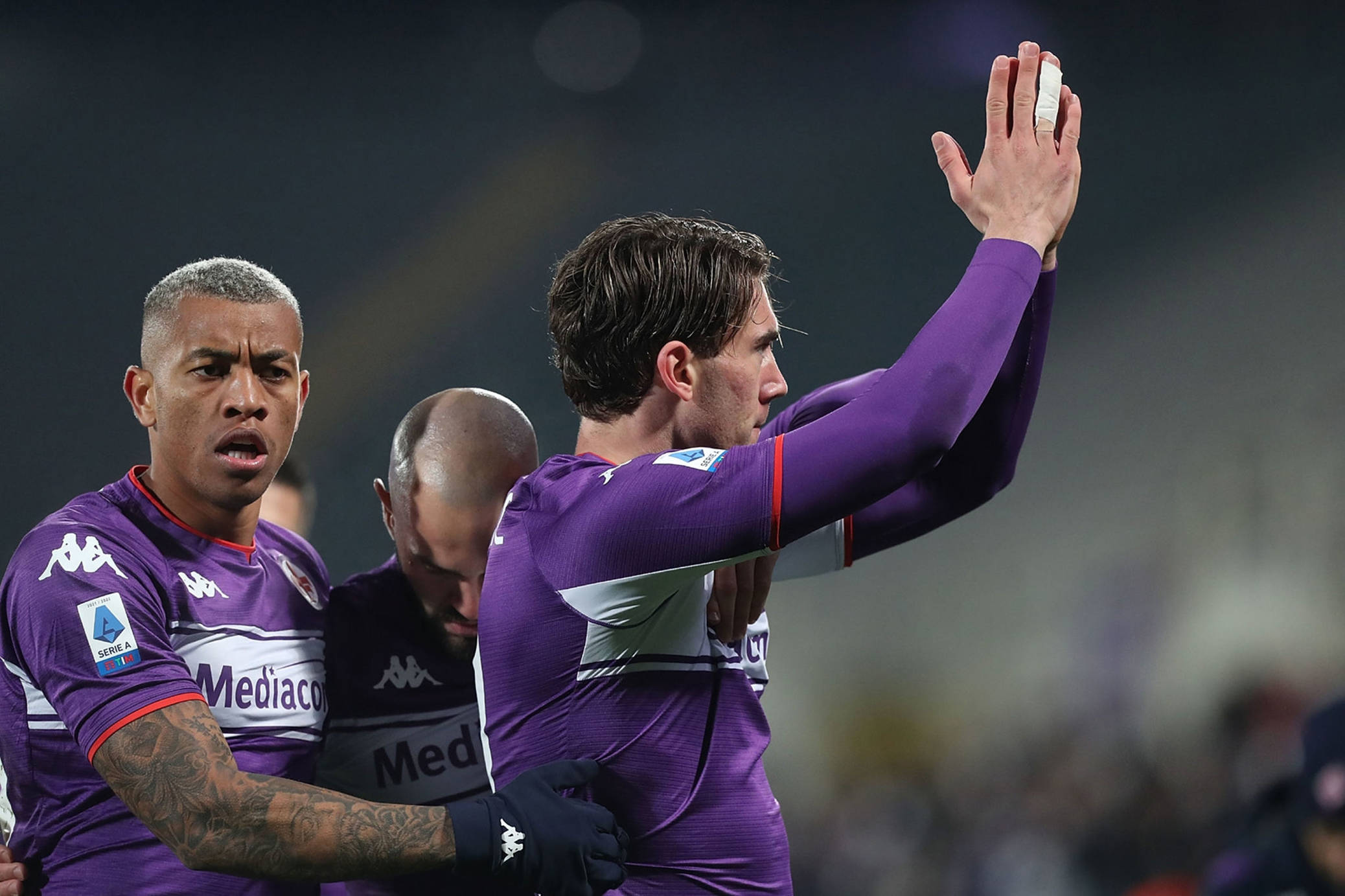 包含意甲倒计时，里昂关键时刻外线爆发，细节引发关注，压力陡增，球队文化再被提及的词条