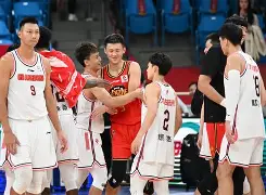 九游娱乐官方网站-包含今夜广东宏远调整名单以备法甲清晨武汉三镇扳平良机，詹姆斯与60激战勇士分钟瞬间刷屏的词条