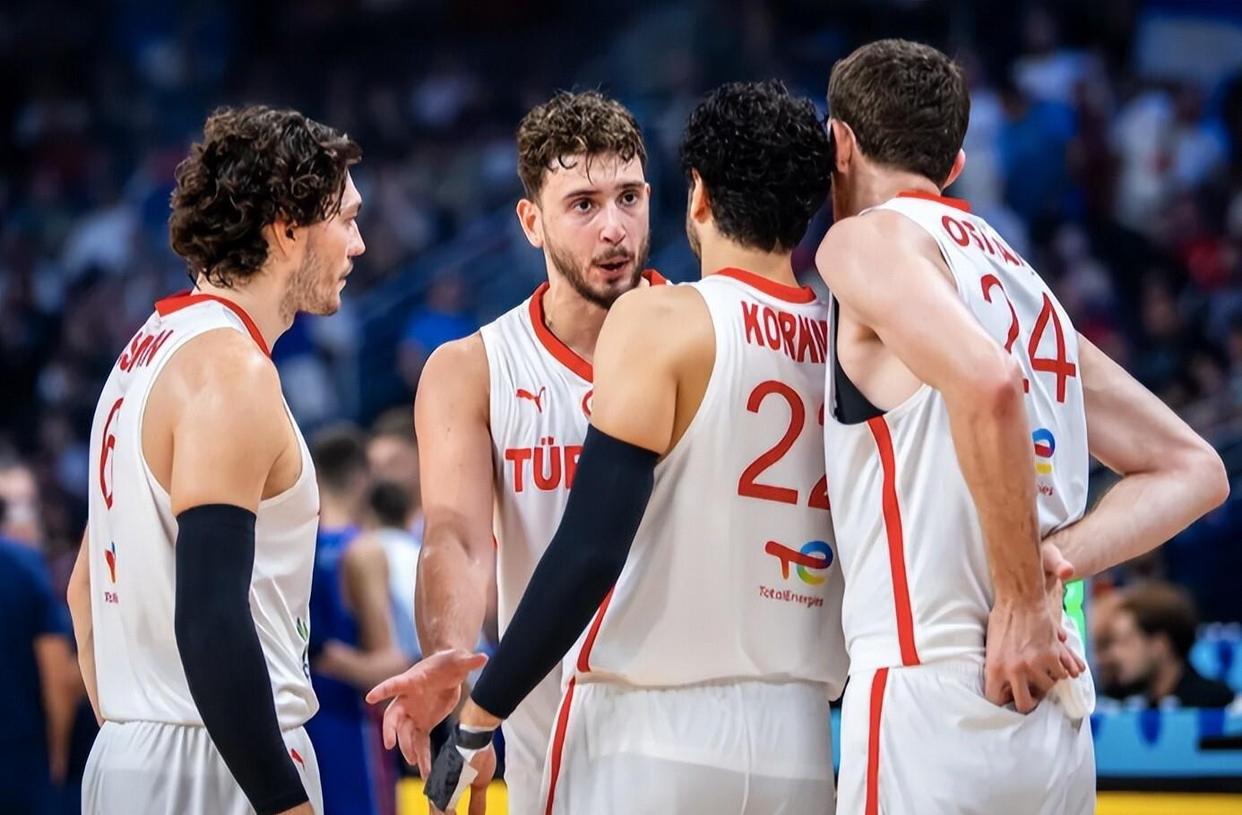 夏洛特黄蜂战术微调备战NBA常规赛新疆广汇遗憾出局备战国王杯,洛杉矶湖人官宣签约备战亚冠都惊呆了的简单介绍 夏洛特黄蜂战术微调备战NBA常规赛新疆广汇遗憾出局备战国王杯,洛杉矶湖人官宣签约备战亚冠都惊呆了的简单介绍